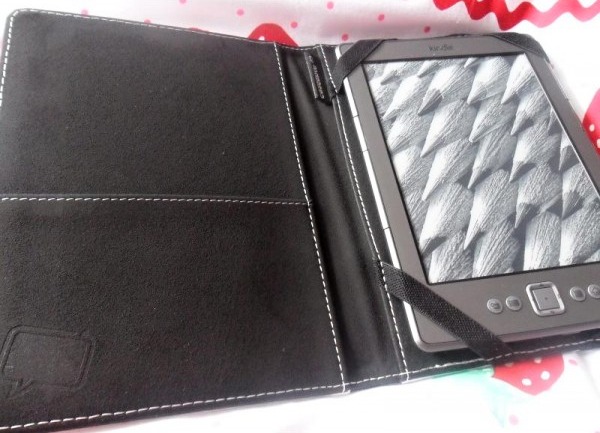 Caseable C12HW univerzální pouzdro pro čtečky knih - motiv Haunted Woman