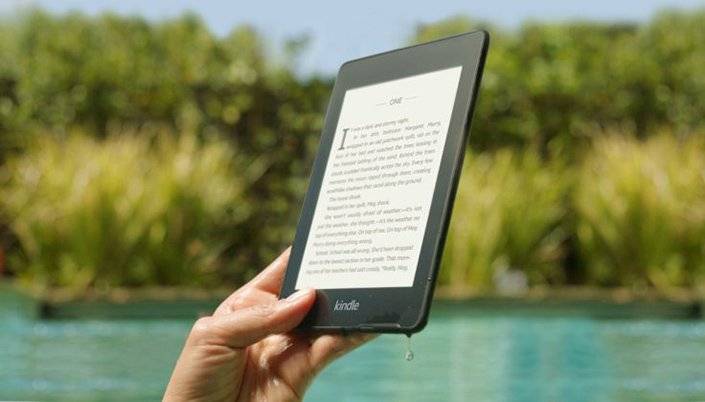 Amazon Kindle Paperwhite 4 - bez reklam, černý - 8 GB, vodotěsný, WiFi, BT, audio