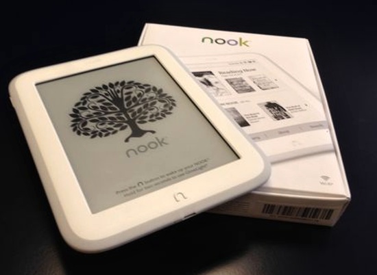 Barnes & Noble Nook Simple Touch GlowLight - 2 GB, WiFi, bílý