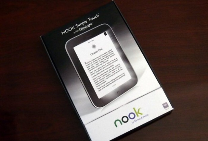 Barnes & Noble Nook Simple Touch GlowLight - 2 GB, WiFi, bílý