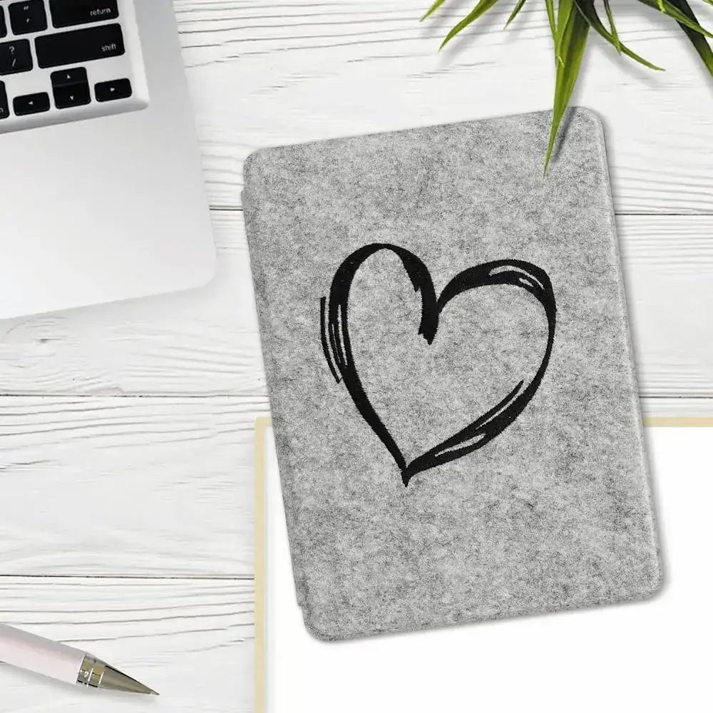Pouzdro KW Mobile Felt Brushed Heart - KW5626005 - pro Amazon Kindle Paperwhite 5 (2021) - světle šedé
