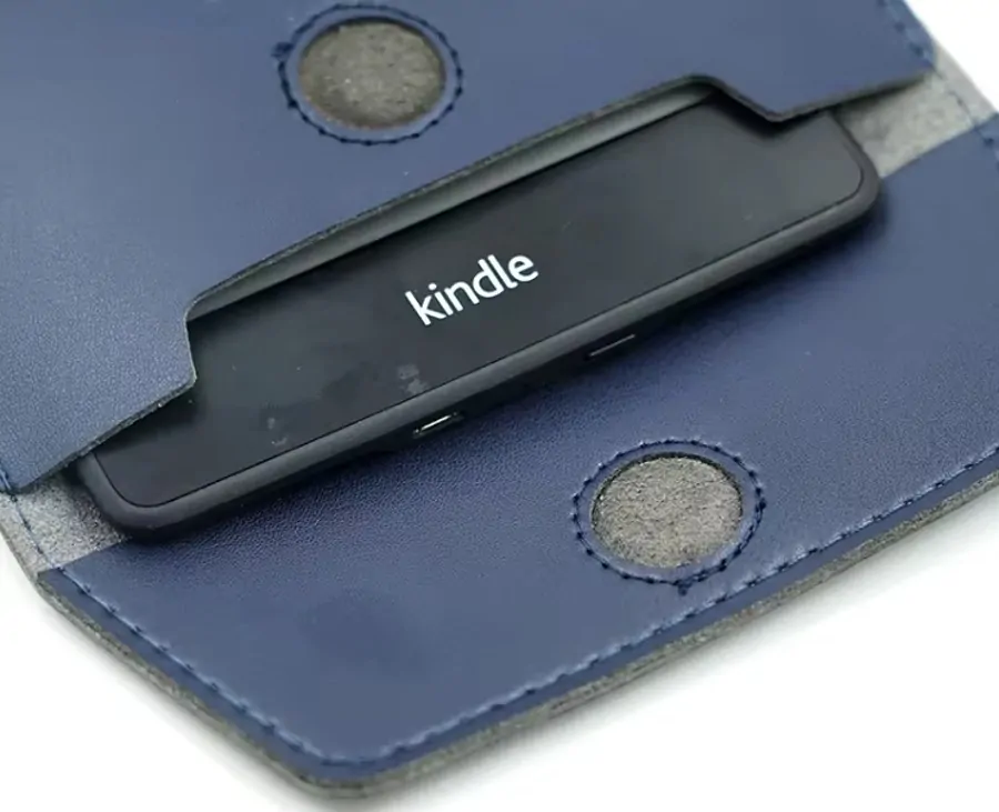 Quoko Q30-DB - Univerzální pouzdro na čtečky 6-7" - tmavě modré, magnetické zavírání