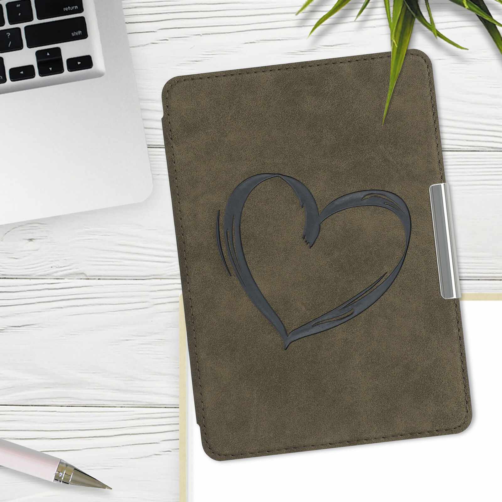 Pouzdro KW Mobile Felt Brushed Heart - KW5492402 - pro Amazon Kindle Paperwhite 4 (2018) - hnědé