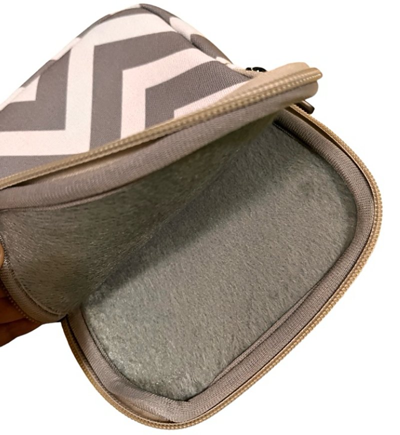 ARMORI Zipper Z073 - motiv Zigzag Grey - Univerzální pouzdro pro čtečky 6" - textilní, zip