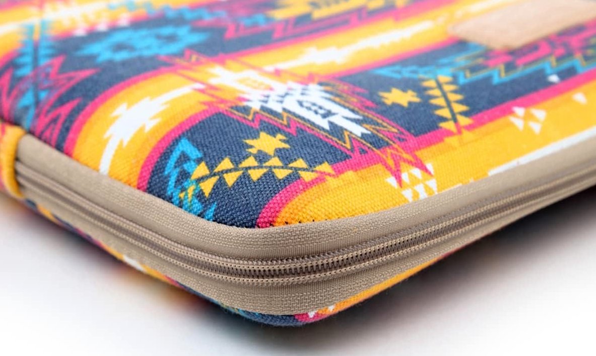 ARMORI Zipper Z072 - motiv Retro Purple - Univerzální pouzdro pro čtečky 6" - textilní, zip