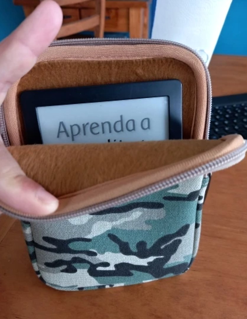 ARMORI Zipper Z065 - motiv Dark Army - Univerzální pouzdro pro čtečky 6" - textilní, zip