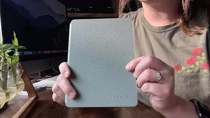 Originální pouzdro Amazon Kindle Paperwhite 5 (2021) - KP5LEGR, pravá kůže, zelená agáve