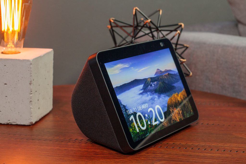 AMAZON ECHO SHOW 5 (2023, 3.GEN) - hlasový asistent s displejem 5,5" - černý
